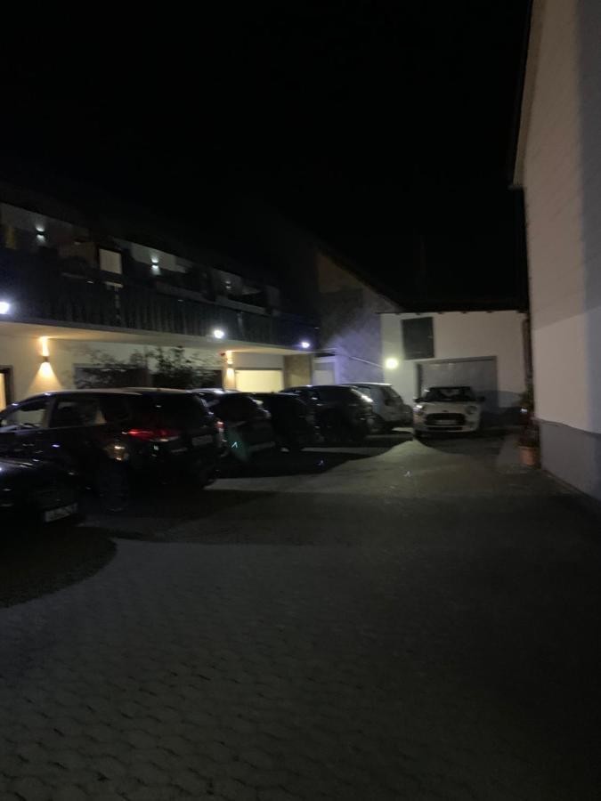 Vina Am Ring Acomodação com café da manhã Mannebach  Exterior foto