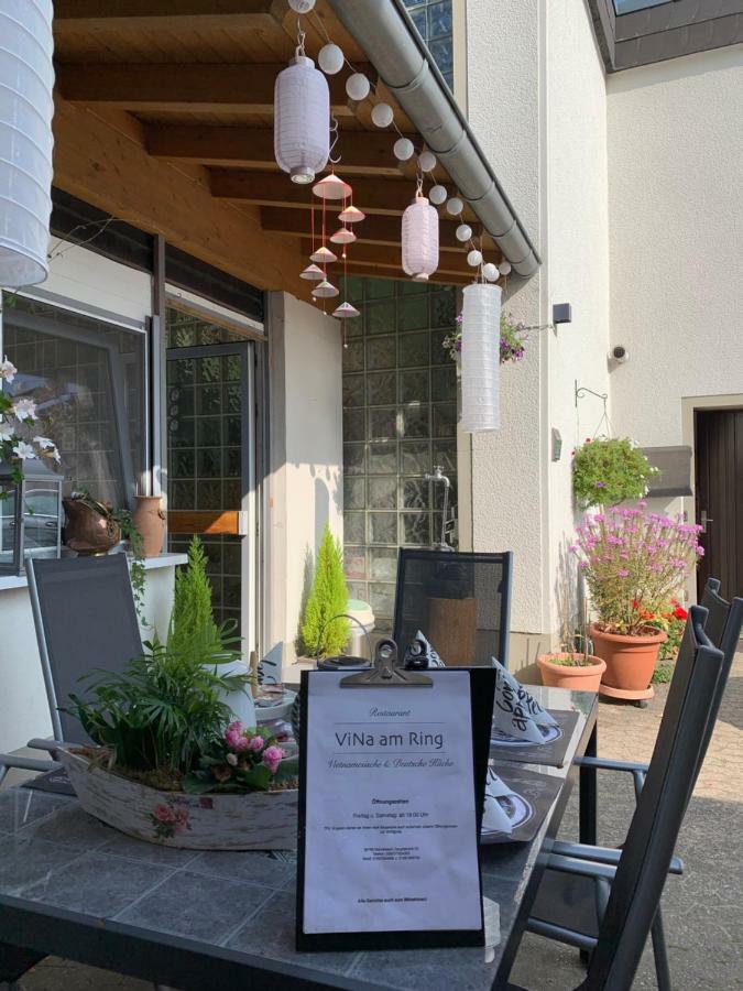 Vina Am Ring Acomodação com café da manhã Mannebach  Exterior foto